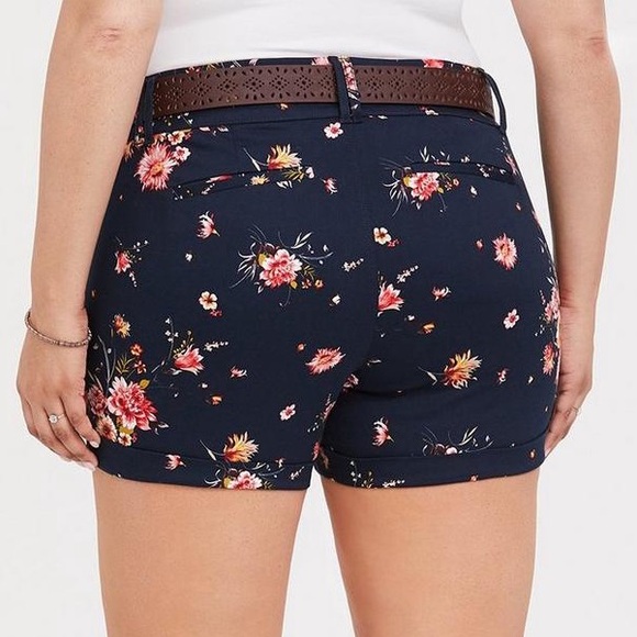 Torrid Blue Floral Sateen Shorts Sz. 12 NWT - Picture 2 of 6
